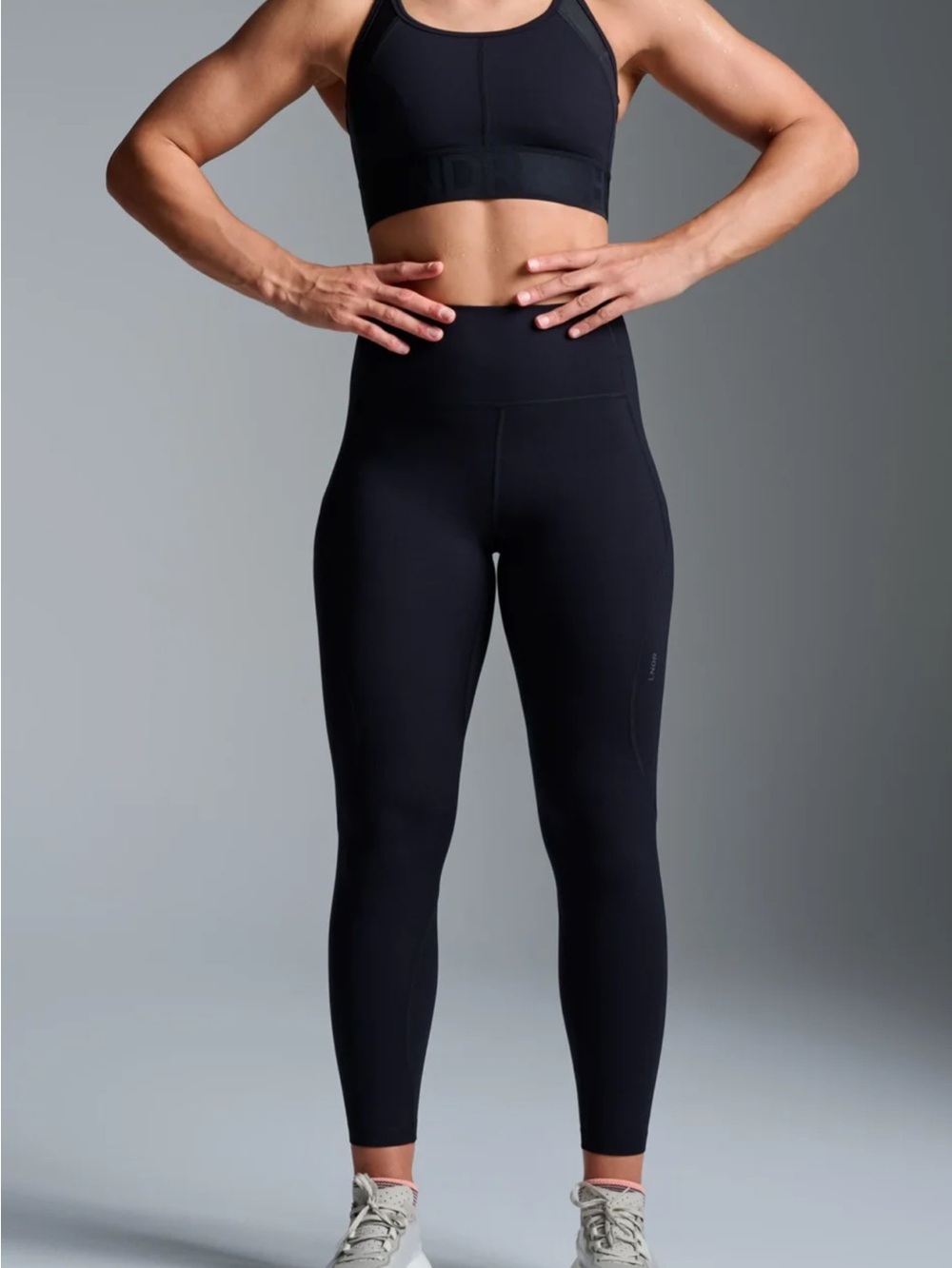 LNDR Limits 7/8 Legging small black Back Zip Pocket Compression Sculpting